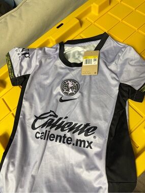 Nike Kids Club América Soccer Jersey in Light Gray and Black